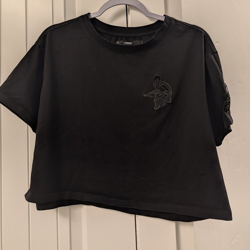 Pro Standard NFL Minnesota Vikings Triple Black Women's Single Jersey Boxy Tee